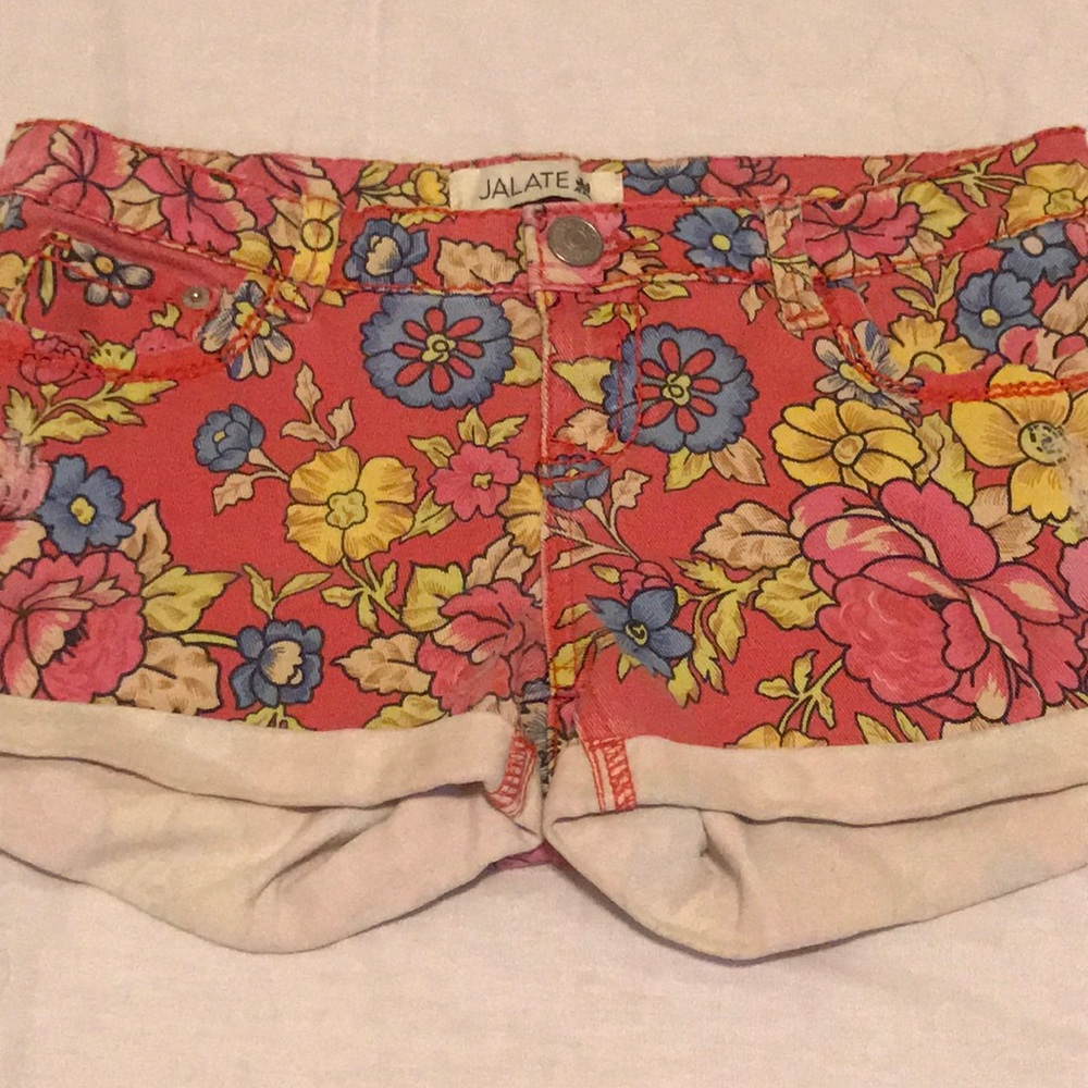 Jalate Floral cuffed shorts size 5